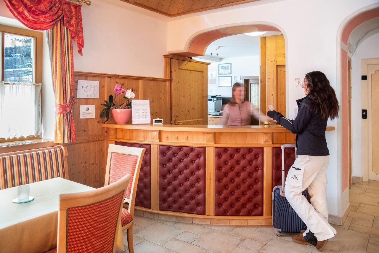 Hotel Garni Gran Fanes Corvara In Badia Bagian luar foto
